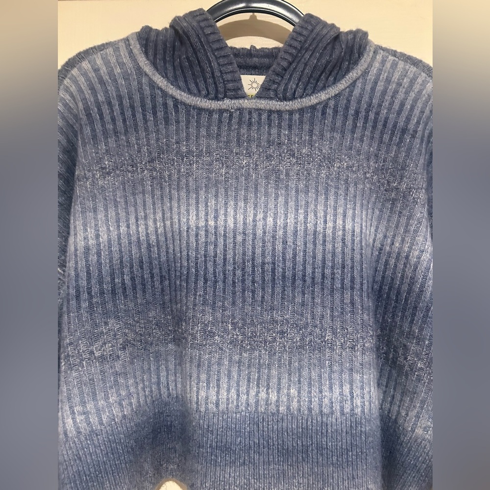 Serie offline Blue striped ombré Hooded Women's Sweater size medium - Picture 3 of 5
